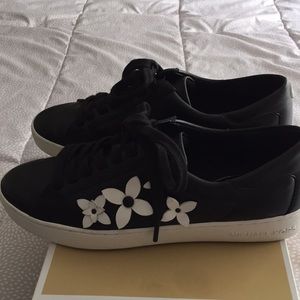 Micheal Michael Kors leather sneaker
